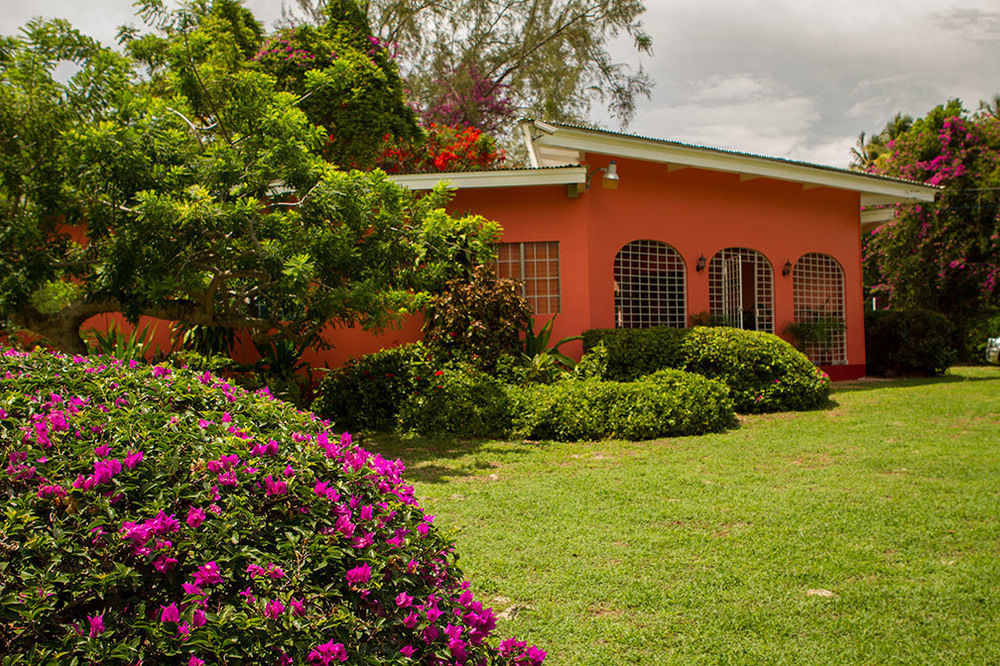 Hotel The Bungalow At Pigeon Point Crown Point Exterior foto